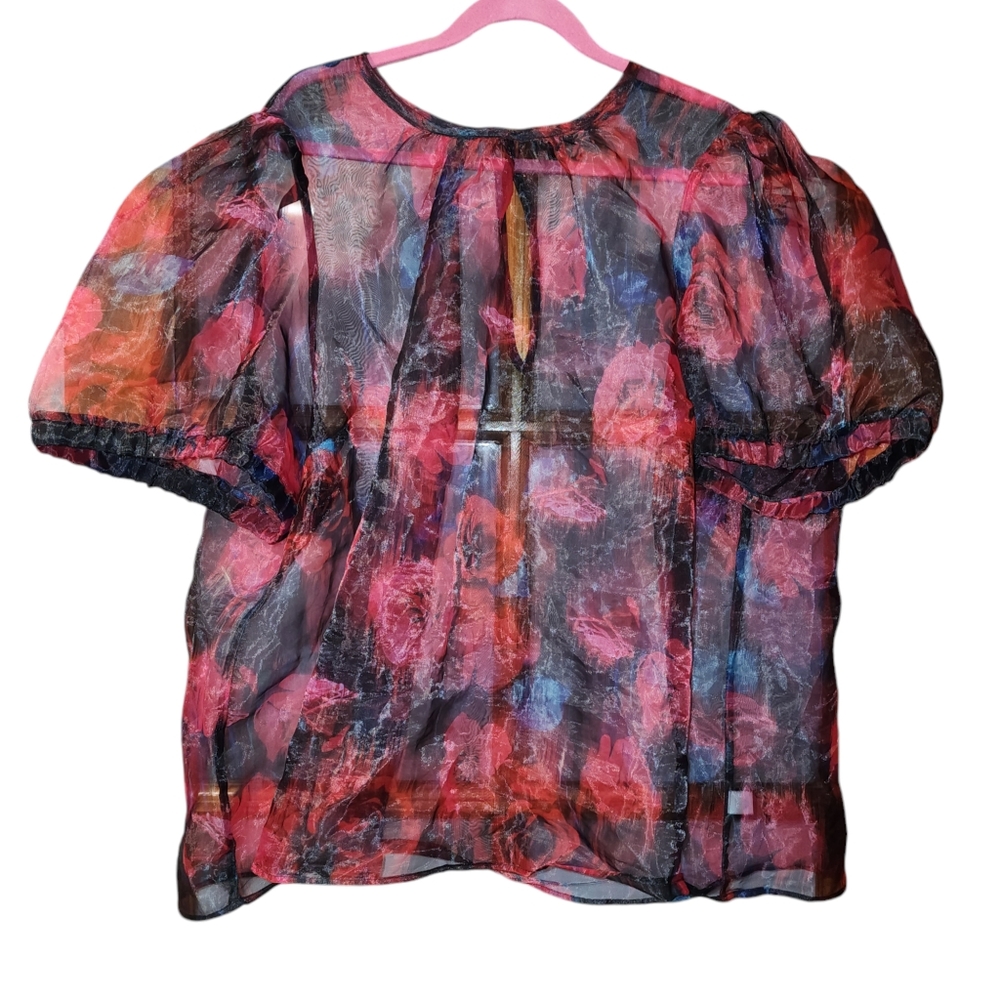 Torrid 4X floral red and black organza puff sleeve top